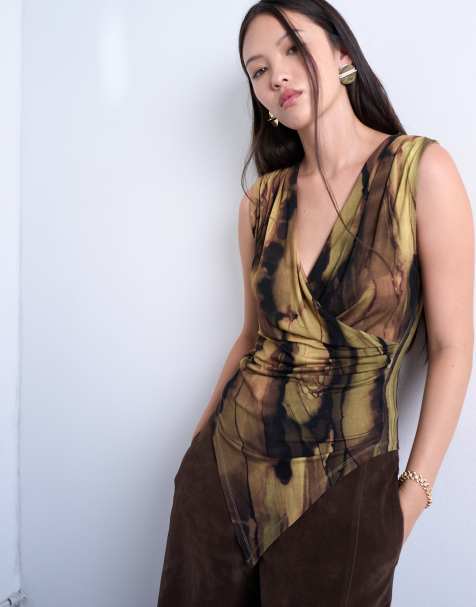 Topshop – Brun topp med abstrakt mönster och asymmetrisk omlottdesign - view 1