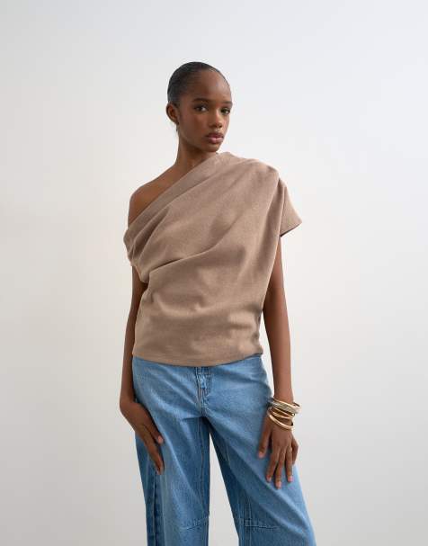 Topshop – Brungrå, mjuk topp med en bar axel - view 1