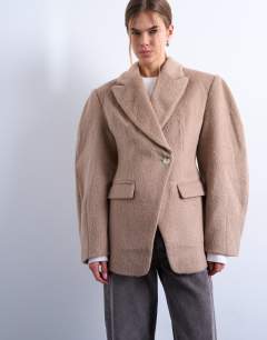 Brushed ovoid sleeve cinch waist blazer coat in camel