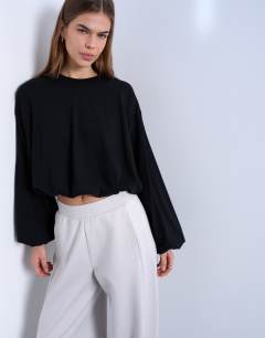 Bubble hem long sleeve tee in black