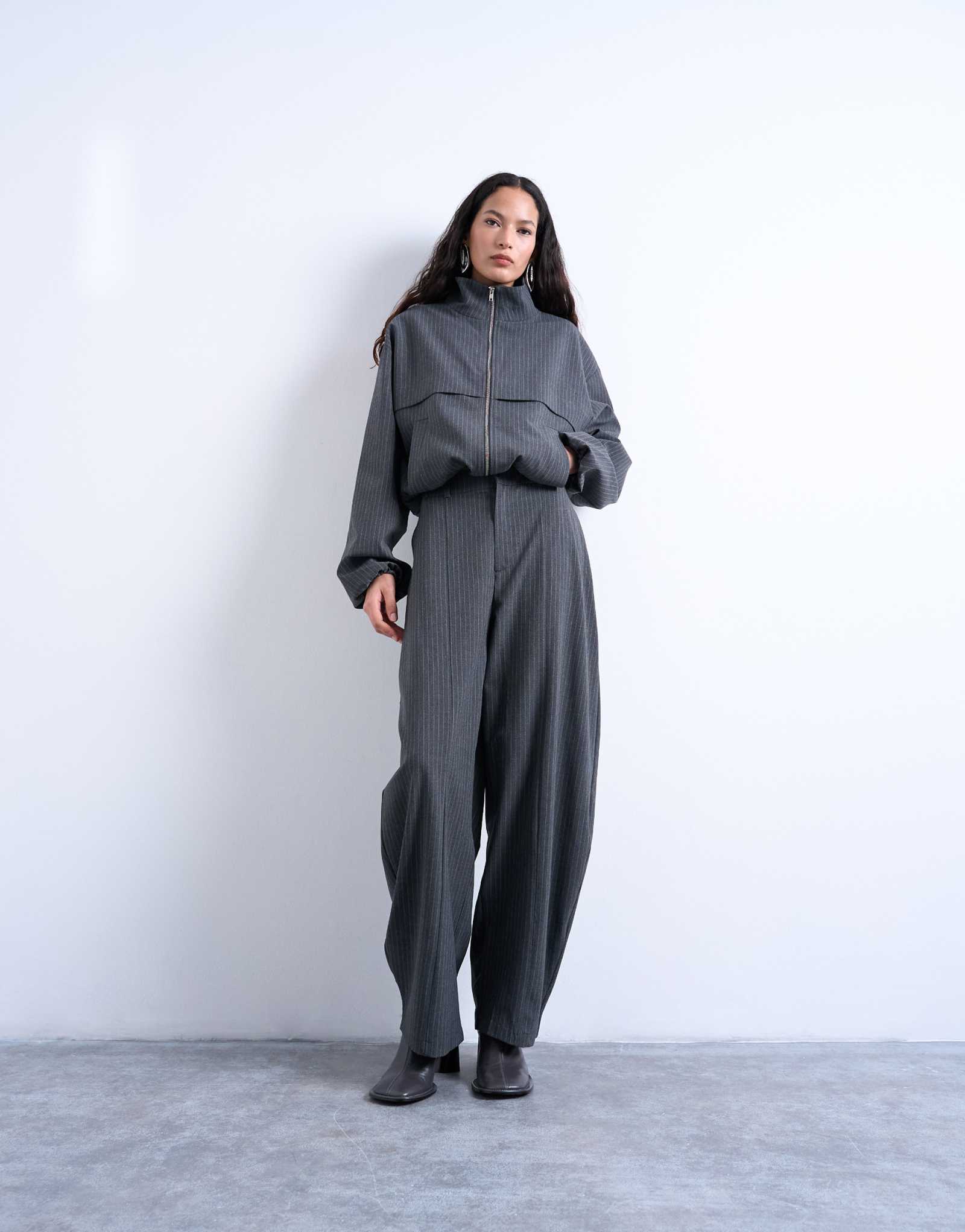 Брюки-пузыри Topshop в угольную полоску - часть комплекта