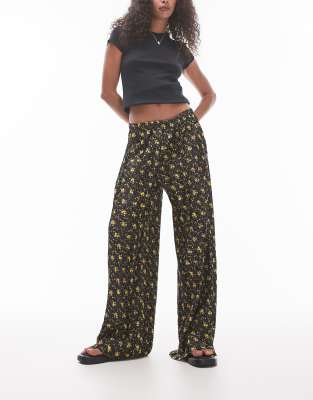 Thumbnail - Topshop - Bunte Plissee-Hose mit Blümchenmuster und weitem Bein