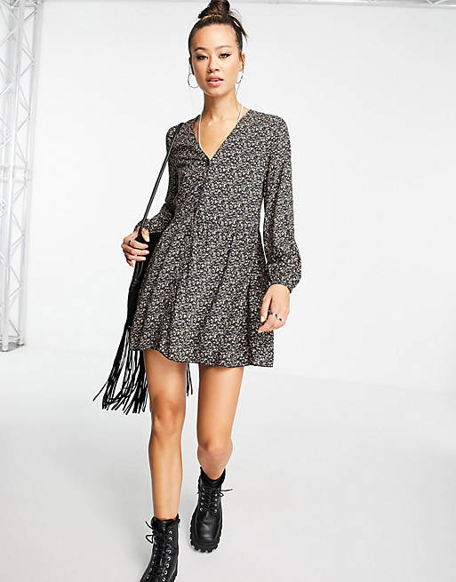 Topshop button through swing dress in black ground ditsy