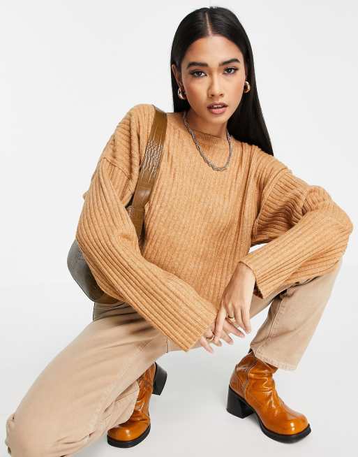 Topshop – Camelowy prążkowany sweter o krótkim fasonie z okrągłym dekoltem z mieszanki poliestru 