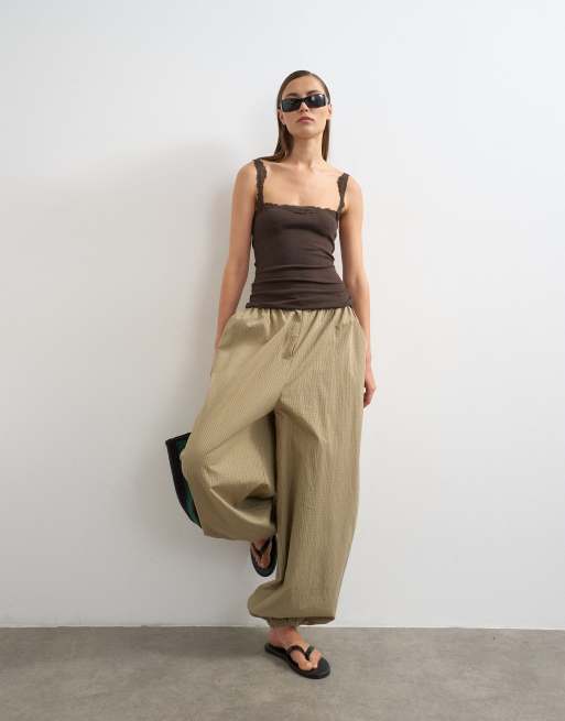 Topshop - Cami met kanten rand in donker chocoladebruin, 2 van 4