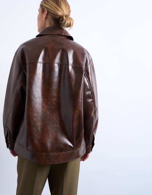 Topshop - Camicia giacca marrone in pelle sintetica lucida con tasche applicate, 4 di 4