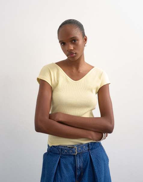 Topshop - Camiseta amarillo crema con mangas de casquillo y cuello de pico de canalé - view 1