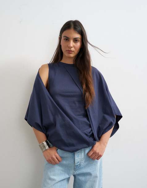 Topshop - Camiseta azul marino drapeado con diseño estilo capa - view 1