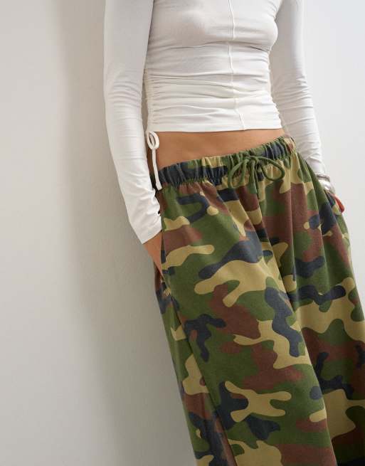 Topshop camo cropped joggingbukser med mellemhøj talje i khaki, 2 af 5