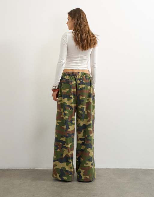 Topshop camo cropped joggingbukser med mellemhøj talje i khaki, 4 af 5