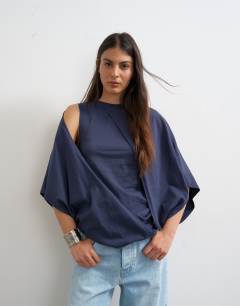 Cape draped tee in navy