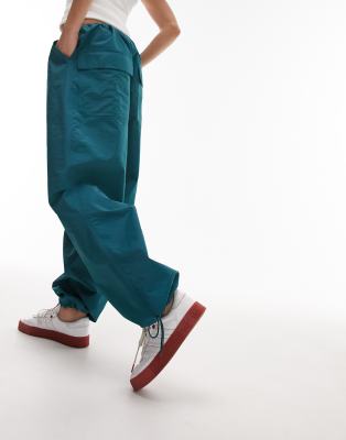 Topshop - Cargo-Fallschirmhose in Blaugrün aus Nylon mit Ballonbeinschnitt und Oversize-Schnitt