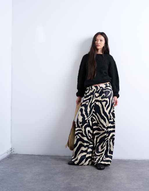 Topshop - Cargobukser med ekstremt brede ben og zebraprint i satin, 2 af 5