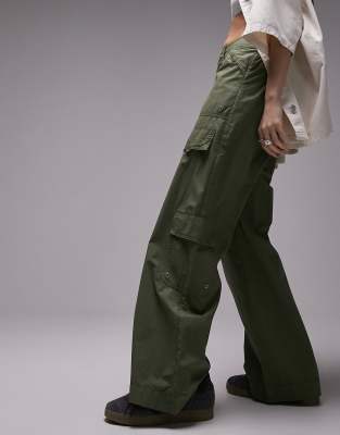 Topshop - Cargohose im Stil der 2000er in Khaki mit niedrigem Bund und Ösendetail-Grün