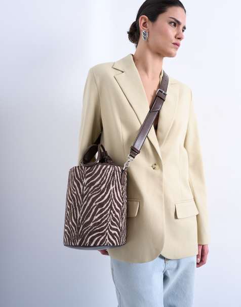 Topshop – Carla – Beuteltasche zum Umhängen aus Canvas mit Zebramuster - view 1