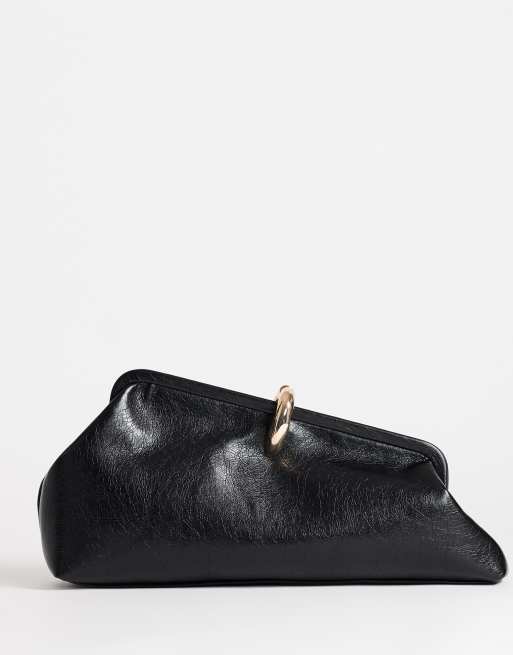 Topshop - Carlie - Sort mellemstor clutch med metaldetalje