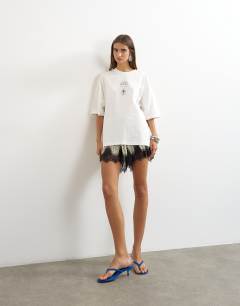 Model wearing Topshop 'Casa Pal'ma' graphic oversized t-shirt in cream