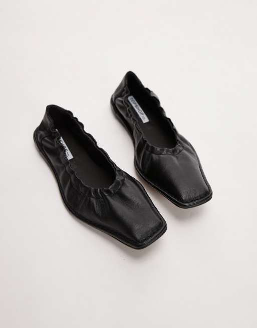 Topshop Casey premium leather square toe ballet flats with ruched detail in black, 2 of 4