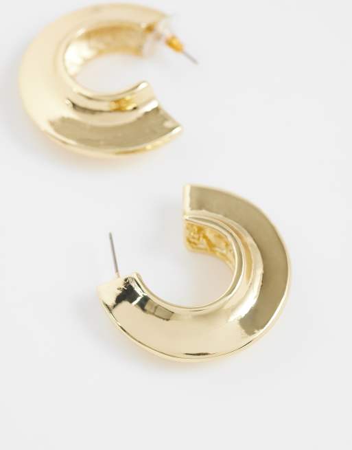 Topshop Cassie chunky hoop earrings in gold tone, 4 of 5