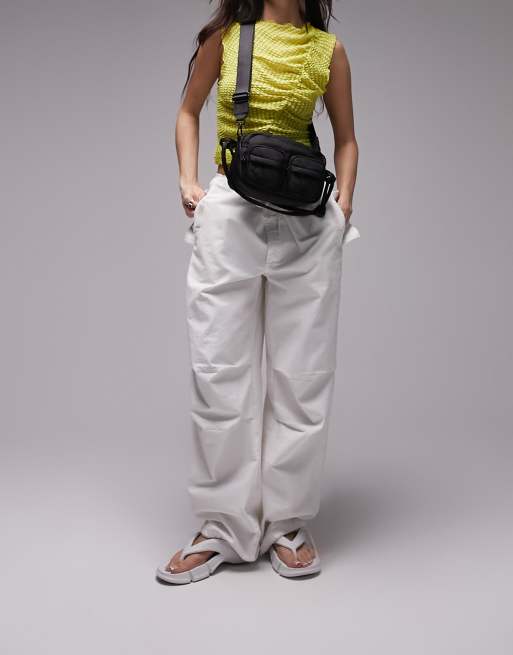 Topshop Cassie nylon crossbody bag in black, 3 of 4