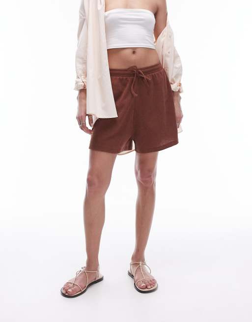 Topshop - Casual og rustfarvede shorts med løbesnor i krølstof