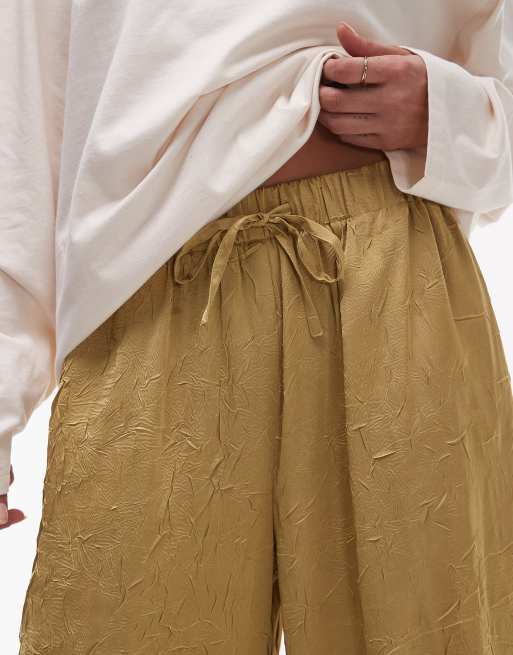 Topshop – Champagnefärgade, krinklade byxor i satin med vida ben, 5 av 5