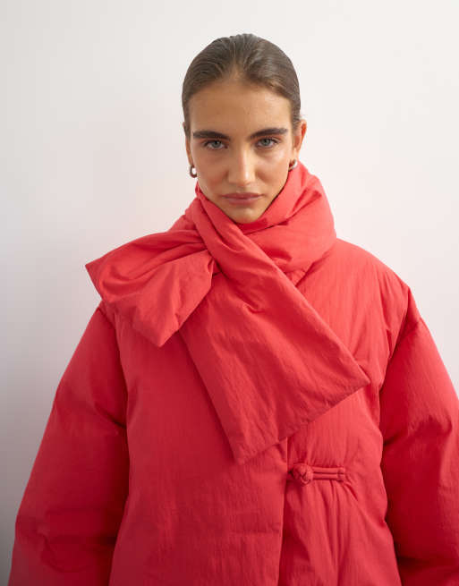 Topshop chaqueta acolchada con bufanda tipo almohada en rojo, 3 de 4