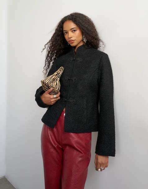 Topshop chaqueta corta de boucle con cuello mao y alamares en negro - view 1