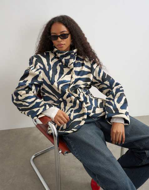 Topshop chaqueta de corte cuadrado con cuello alzado y estampado de cebra - view 1