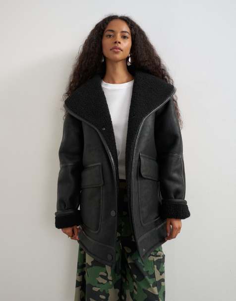 Topshop - chaqueta de piel sintética con borreguito y bolsillos de parche en negro - view 1