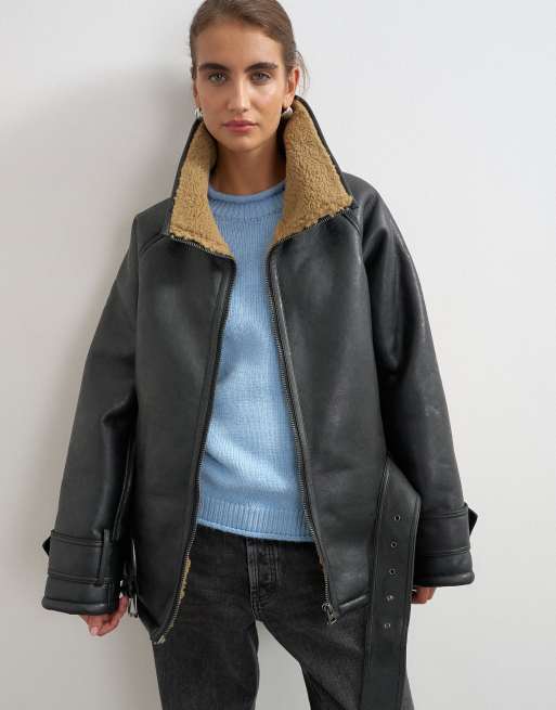 Topshop chaqueta extragrande con cinturón de piel sintética en negro y camel, 2 de 4