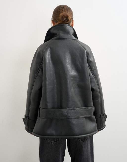 Topshop chaqueta extragrande con cinturón de piel sintética en negro y camel, 3 de 4