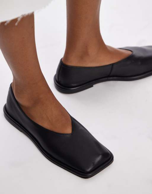 Topshop - Charlotte - Ongevoerde platte leren schoenen met vierkante neus in zwart