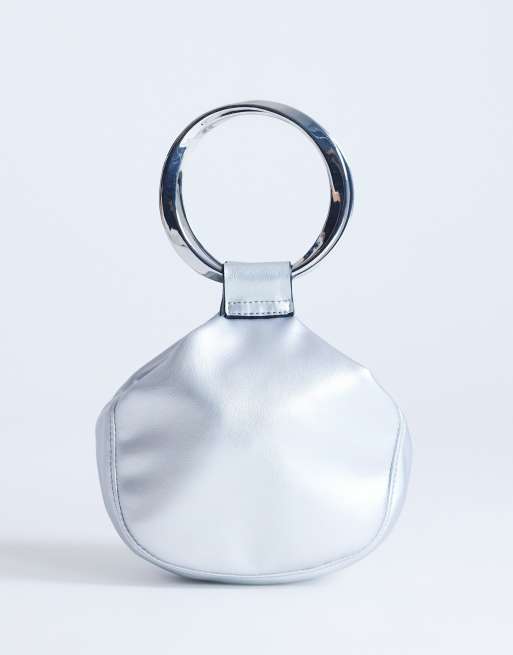 Topshop – Cherry – Silverfärgad väska med metallhandtag