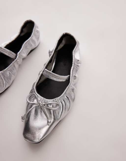 Topshop Chia leather ruched ballet flats with strap in silver, 4 of 4