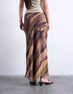 Model wearing Chiffon midi skirt in woodgrain