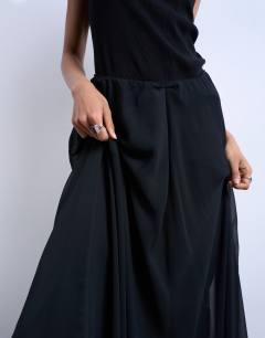 Model wearing Chiffon seam detail circle maxi skirt in black