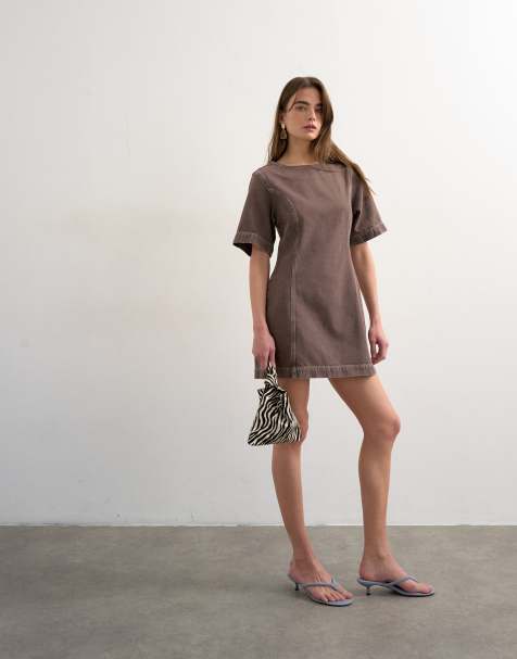 Topshop – Chokladbrun miniklänning med strukturerade ärmar och båtringning - view 1