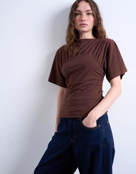 Topshop – Chokladbrun topp med ryschade detaljer och korta ärmar - view 1