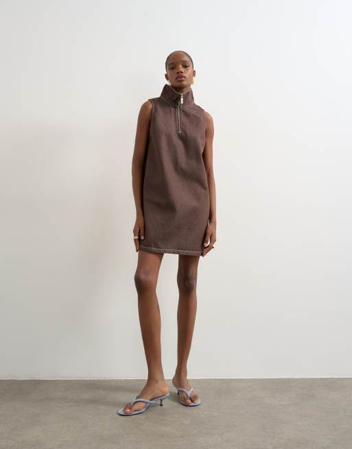 Topshop - Chokoladebrun pinny-kjole i denim med ståkrave, 4 af 4