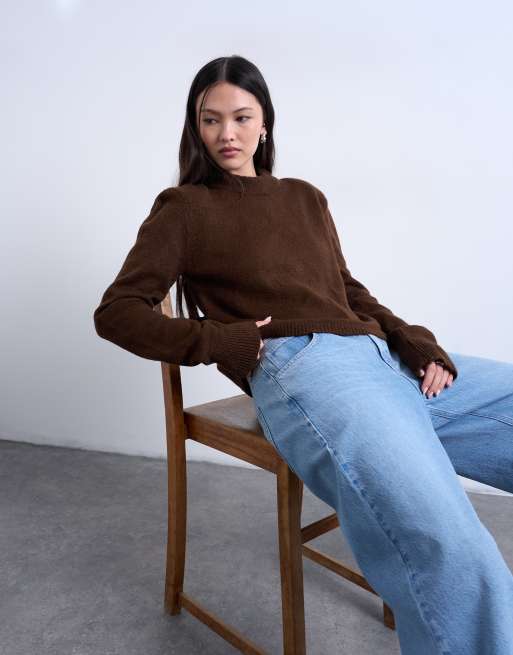 Topshop - Chokoladebrun strikket overdel med høj ryg og udskæringsdetalje