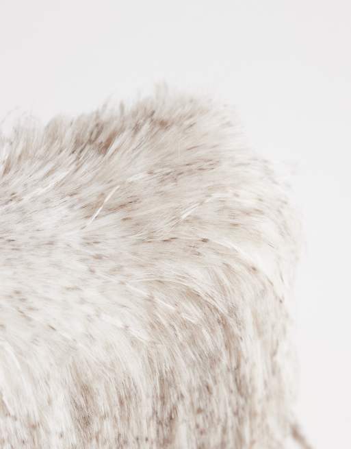Topshop Ciara oversized foldover-clutch i imiteret pels i neutral mix, 2 af 4