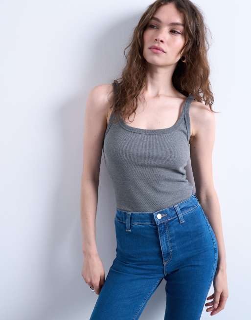 Topshop – Ciemnoszary melanżowy prążkowany top na wąskich ramiączkach z dekoltem w kształcie litery U