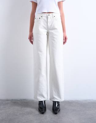 Topshop - Cinch - Locker geschnittene Jeans in Weiß mit niedrigem Bund