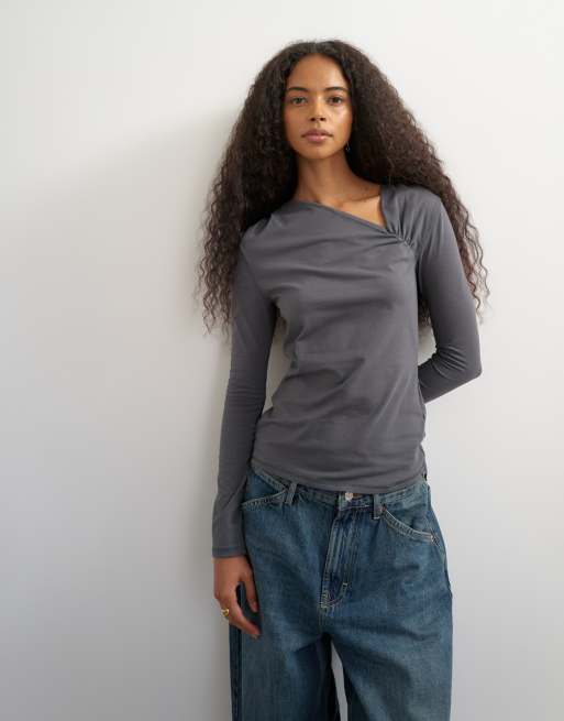 Topshop cinch neckline long sleeve top in grey, 3 of 4