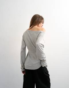 Model wearing Cinch off the shoulder top in grey marl