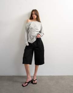 Model wearing Cinch off the shoulder top in grey marl