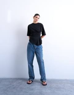 Model wearing Cinch waist structured tee in black
