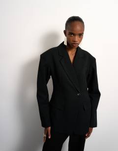 Cinched padded shoulder blazer in black