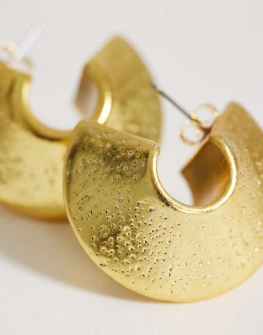 Topshop Cindy textured chunky hoop earrings in gold, 5 of 5